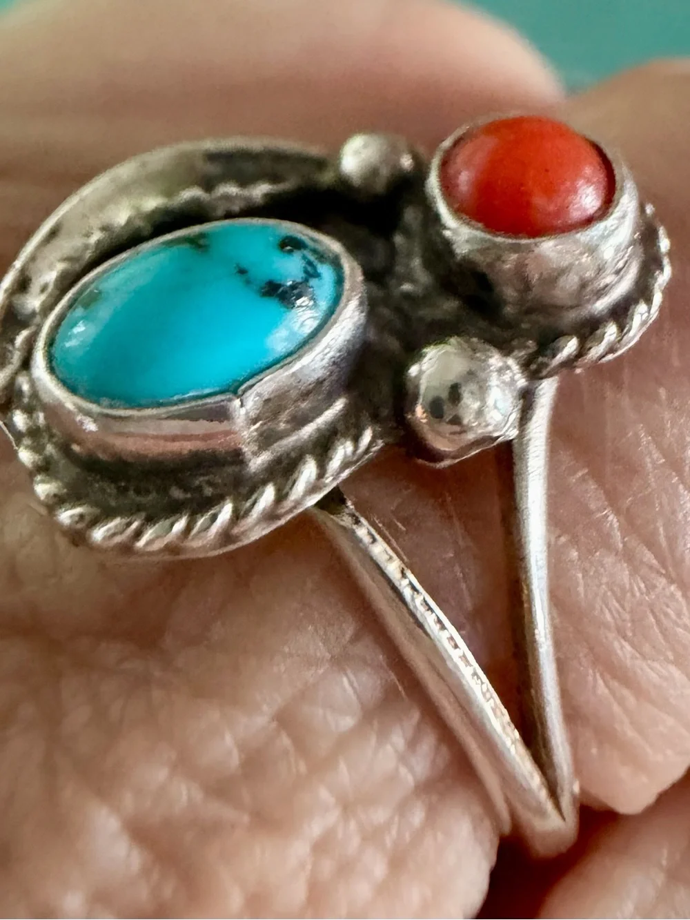 Vintage 1970’s Handmade Navajo Sterling Turquoise Coral Ring Sz 7